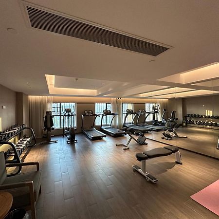 Mehood Lestie International Hotel Nancun Wanbo Metro Station Branch - Free Shuttle Bus To Canton Fair Complex During Canton Fair Period & Free Breakfast & Free Afternoon Tea & Free Midnight Snack & Free Vpn Internet Access Zewnętrze zdjęcie