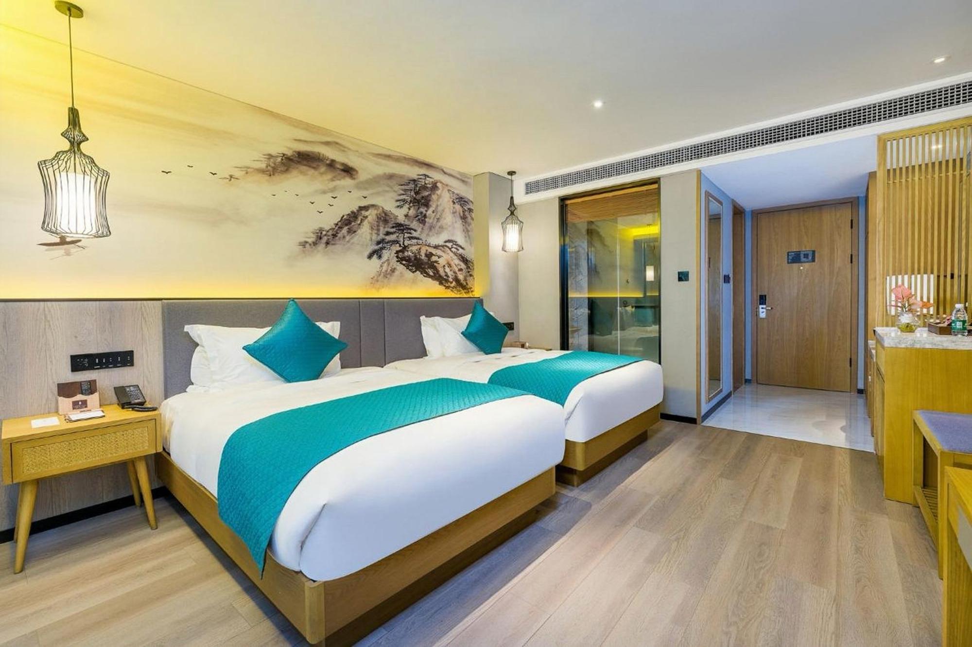 Mehood Lestie International Hotel Nancun Wanbo Metro Station Branch - Free Shuttle Bus To Canton Fair Complex During Canton Fair Period & Free Breakfast & Free Afternoon Tea & Free Midnight Snack & Free Vpn Internet Access Zewnętrze zdjęcie