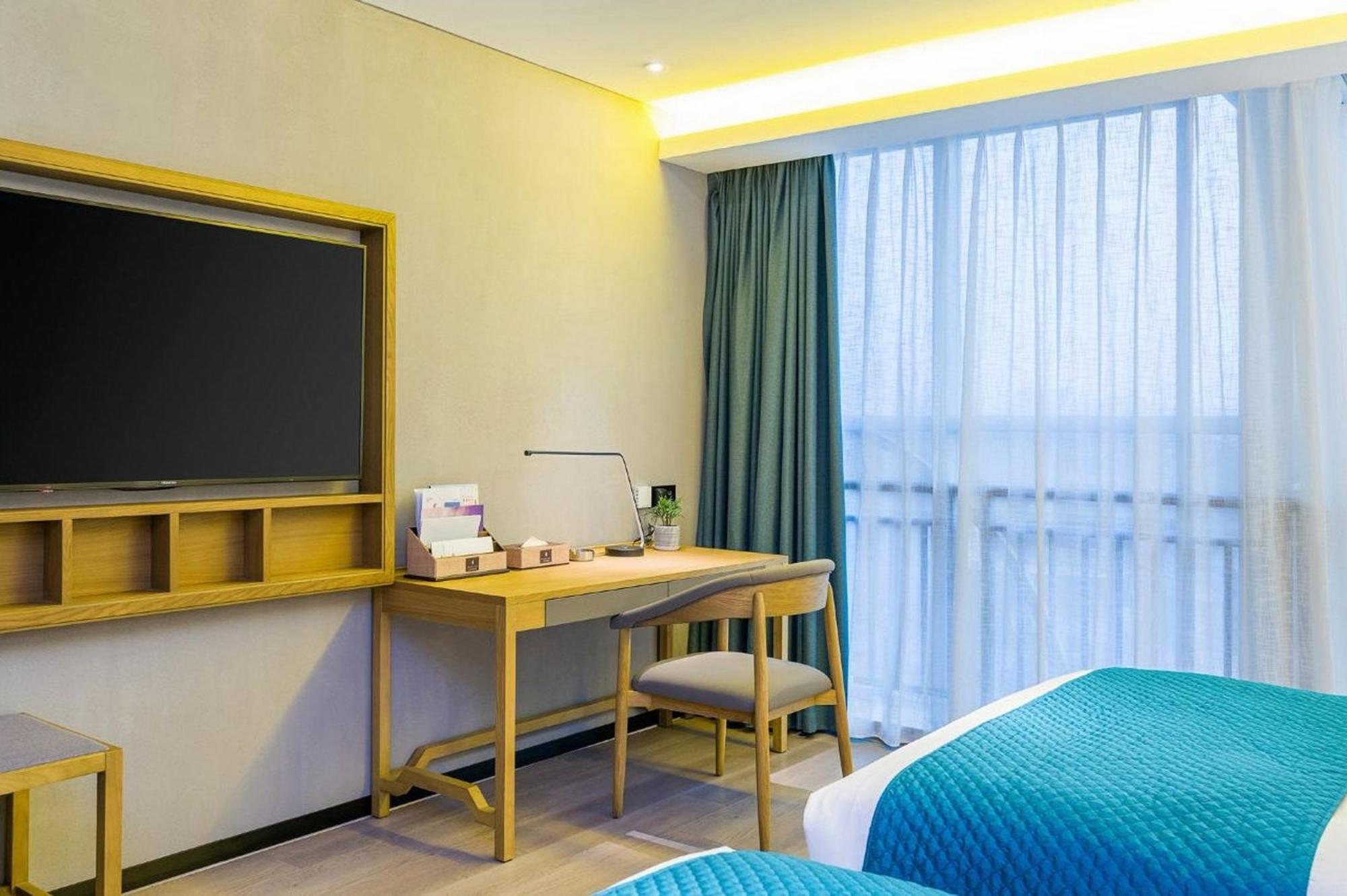Mehood Lestie International Hotel Nancun Wanbo Metro Station Branch - Free Shuttle Bus To Canton Fair Complex During Canton Fair Period & Free Breakfast & Free Afternoon Tea & Free Midnight Snack & Free Vpn Internet Access Zewnętrze zdjęcie