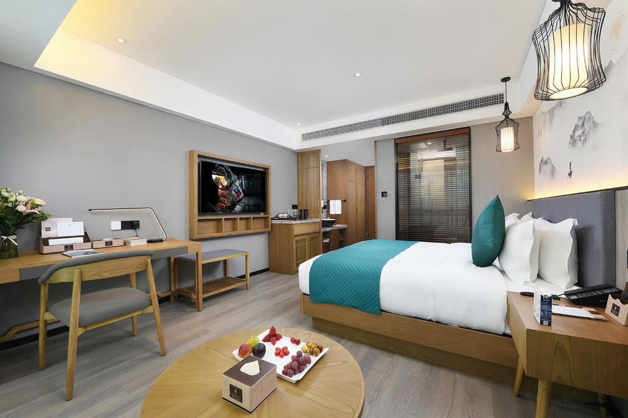 Mehood Lestie International Hotel Nancun Wanbo Metro Station Branch - Free Shuttle Bus To Canton Fair Complex During Canton Fair Period & Free Breakfast & Free Afternoon Tea & Free Midnight Snack & Free Vpn Internet Access Zewnętrze zdjęcie