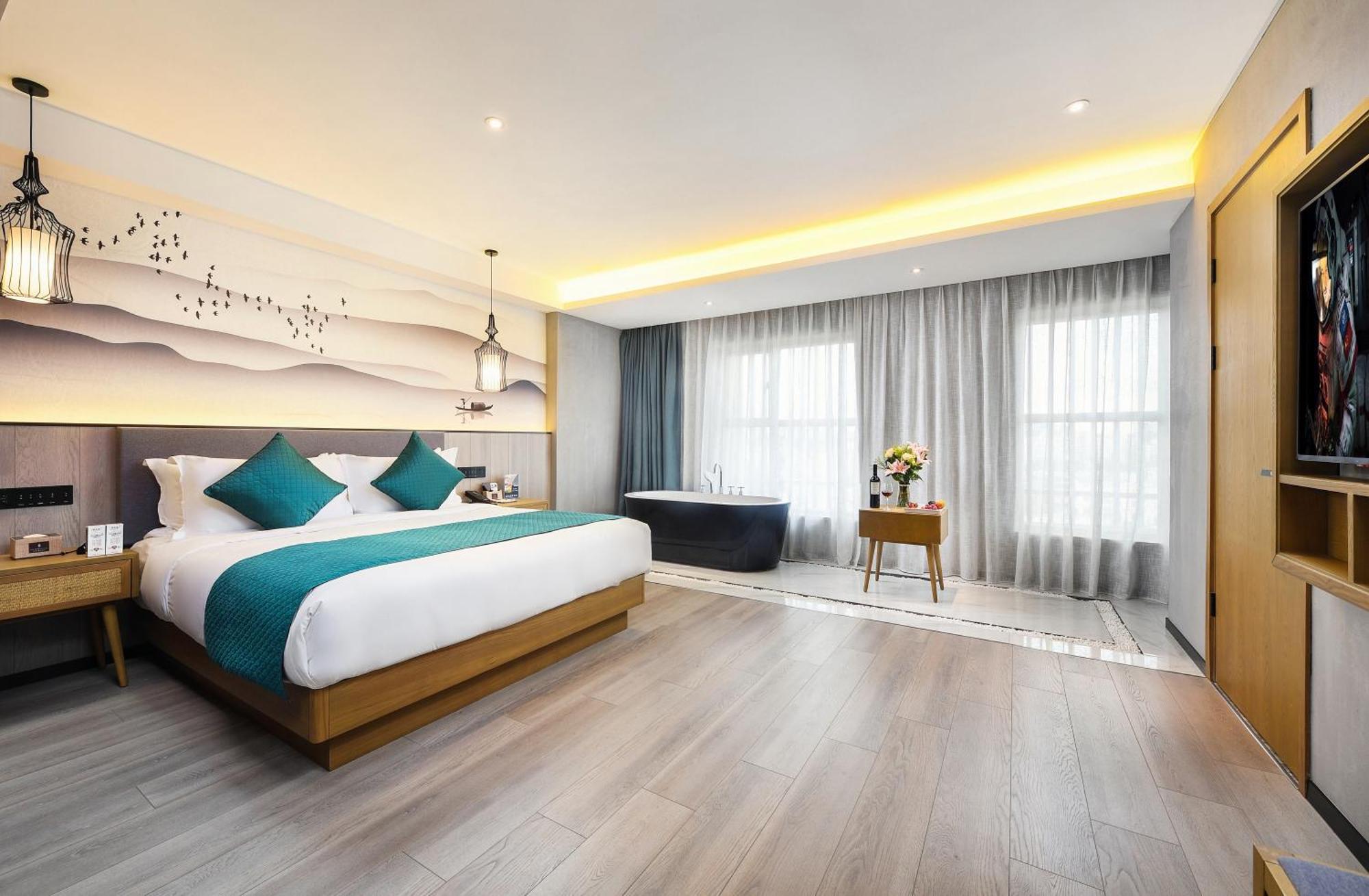 Mehood Lestie International Hotel Nancun Wanbo Metro Station Branch - Free Shuttle Bus To Canton Fair Complex During Canton Fair Period & Free Breakfast & Free Afternoon Tea & Free Midnight Snack & Free Vpn Internet Access Zewnętrze zdjęcie