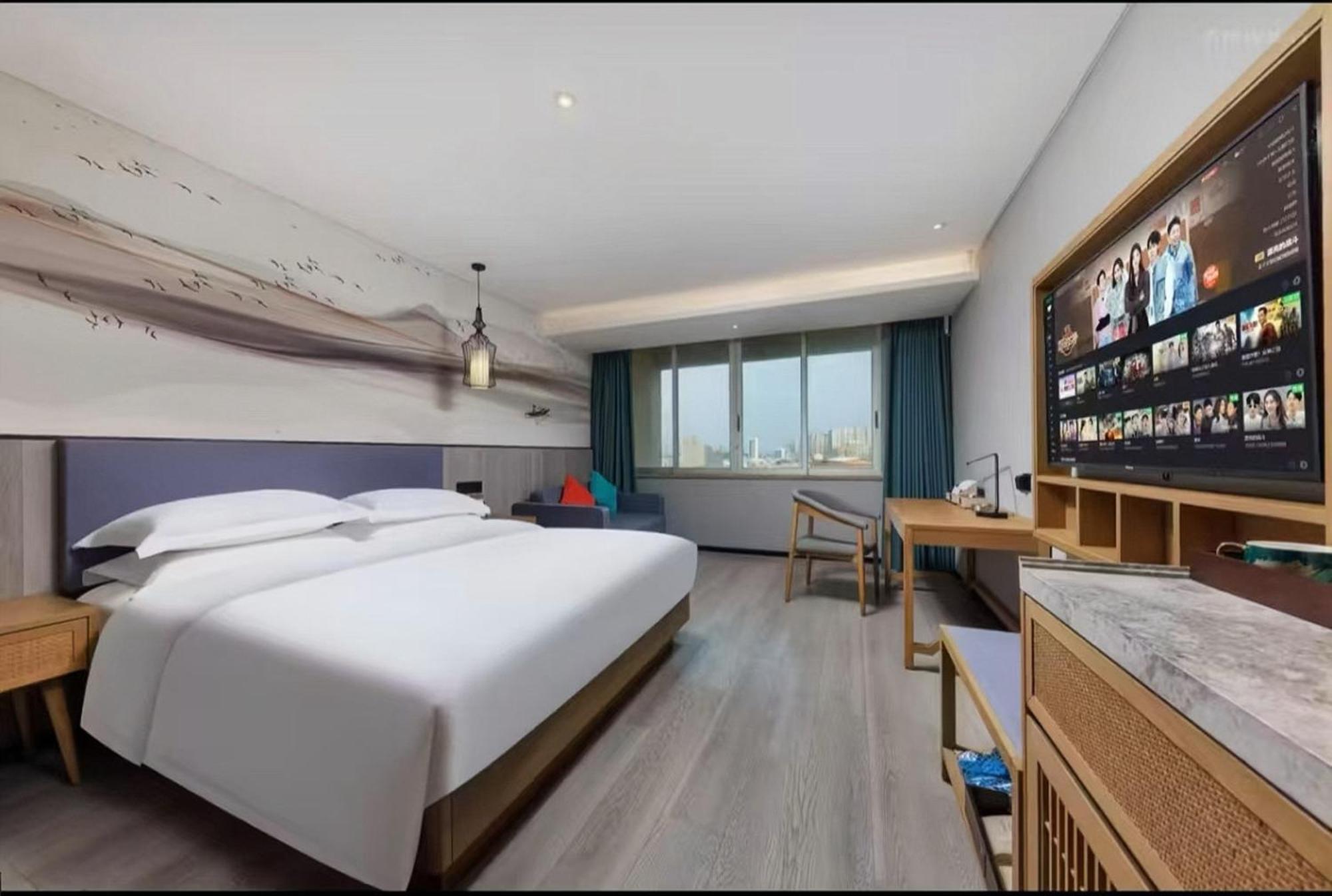 Mehood Lestie International Hotel Nancun Wanbo Metro Station Branch - Free Shuttle Bus To Canton Fair Complex During Canton Fair Period & Free Breakfast & Free Afternoon Tea & Free Midnight Snack & Free Vpn Internet Access Zewnętrze zdjęcie
