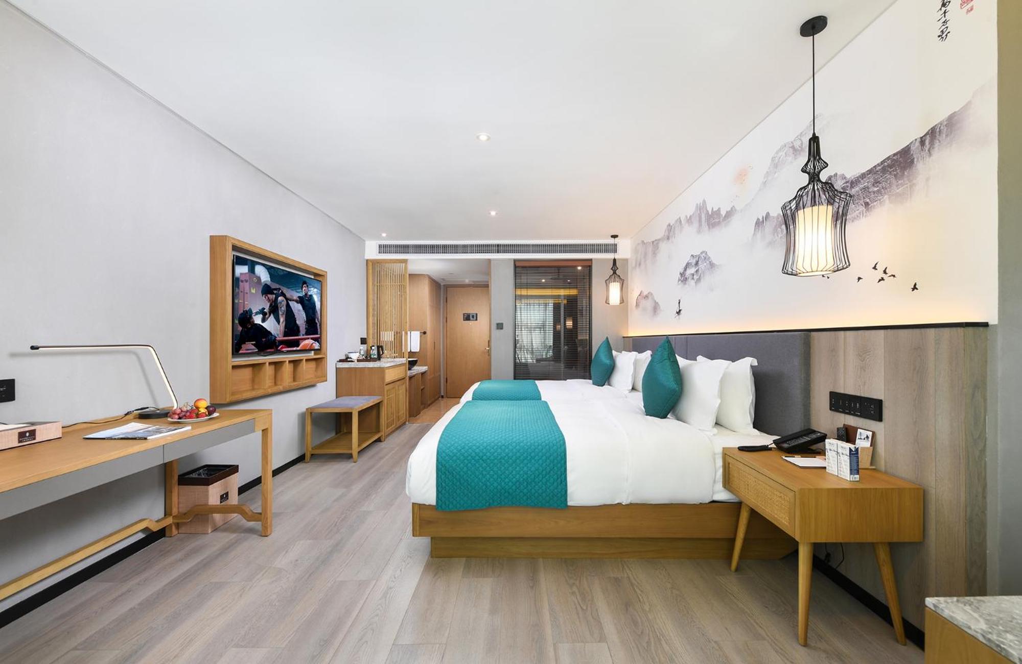 Mehood Lestie International Hotel Nancun Wanbo Metro Station Branch - Free Shuttle Bus To Canton Fair Complex During Canton Fair Period & Free Breakfast & Free Afternoon Tea & Free Midnight Snack & Free Vpn Internet Access Zewnętrze zdjęcie