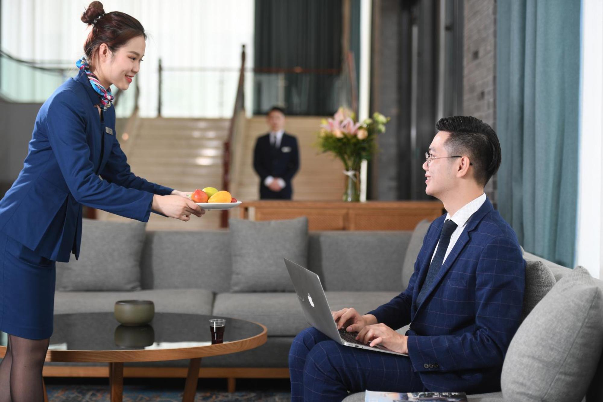Mehood Lestie International Hotel Nancun Wanbo Metro Station Branch - Free Shuttle Bus To Canton Fair Complex During Canton Fair Period & Free Breakfast & Free Afternoon Tea & Free Midnight Snack & Free Vpn Internet Access Zewnętrze zdjęcie