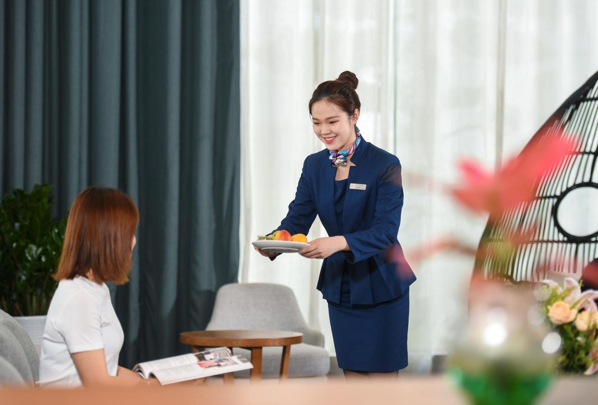 Mehood Lestie International Hotel Nancun Wanbo Metro Station Branch - Free Shuttle Bus To Canton Fair Complex During Canton Fair Period & Free Breakfast & Free Afternoon Tea & Free Midnight Snack & Free Vpn Internet Access Zewnętrze zdjęcie