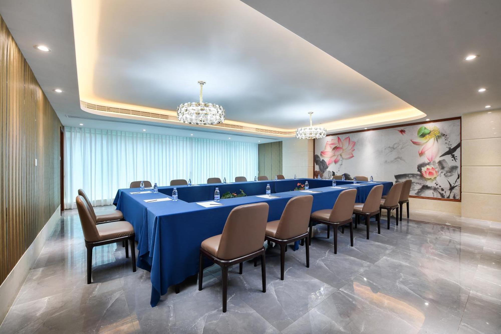Mehood Lestie International Hotel Nancun Wanbo Metro Station Branch - Free Shuttle Bus To Canton Fair Complex During Canton Fair Period & Free Breakfast & Free Afternoon Tea & Free Midnight Snack & Free Vpn Internet Access Zewnętrze zdjęcie