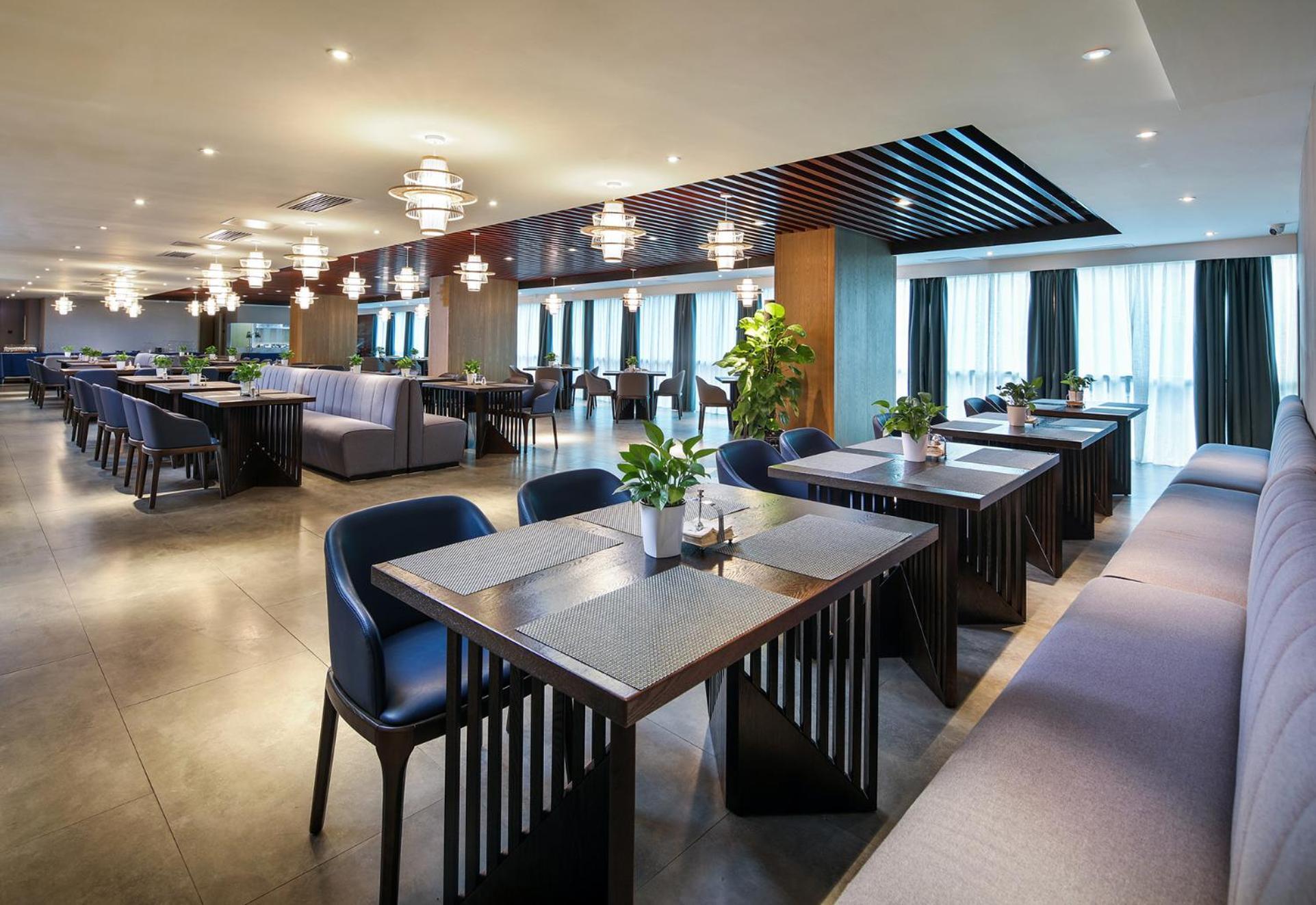 Mehood Lestie International Hotel Nancun Wanbo Metro Station Branch - Free Shuttle Bus To Canton Fair Complex During Canton Fair Period & Free Breakfast & Free Afternoon Tea & Free Midnight Snack & Free Vpn Internet Access Zewnętrze zdjęcie